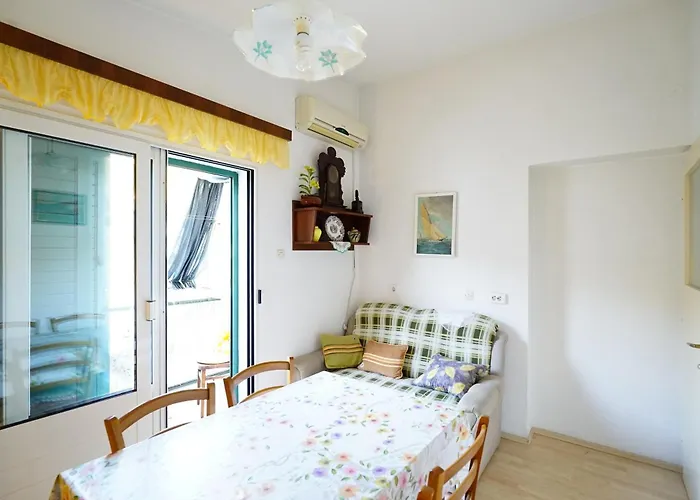 Neptun Apartman Komiža